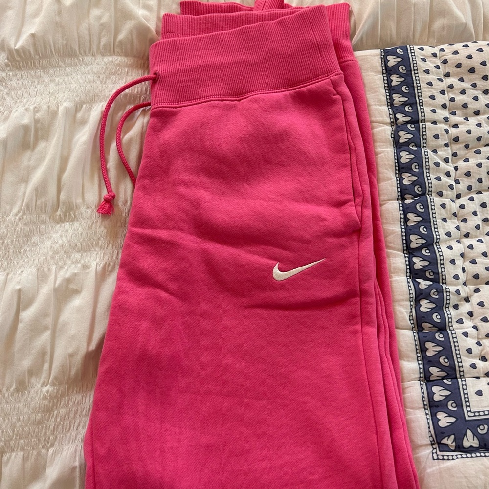 Women’s nike sweatpants Pink